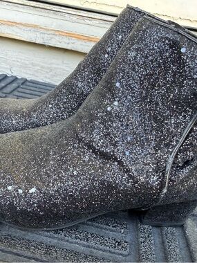 Sam Edelman Black Glitter Ankle Boots Sleek Sparkle Finish; kids size 4,woman-6